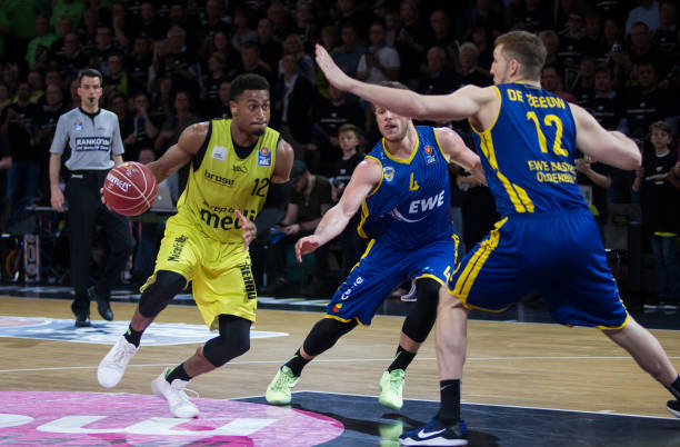 场的亮眼发 场的亮眼发