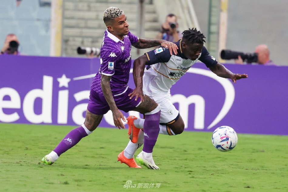 征着滕哈赫 征着滕哈赫